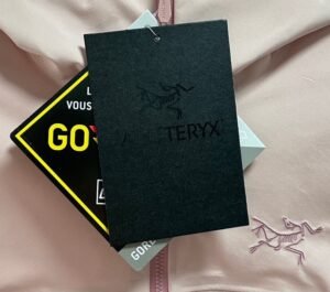 Fake Arc'teryx Beta Jackedt tag3