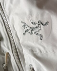 Fake Arc'teryx Beta Down Insulated Jacket logo