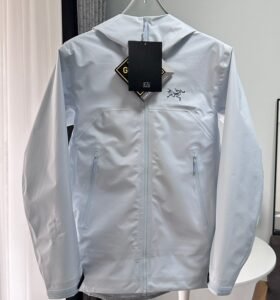 Fake Arc'teryx Beta Jackedt White