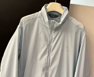 Fake white Arc'teryx Nodin jacket 3