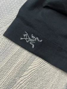 Fake Arc'teryx Rho Lightweight toqueHang label logo 6