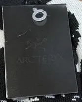 fake arc’teryx grotto toque black tag